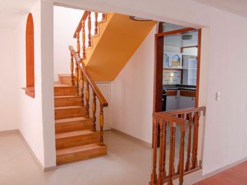 Casa en Venta en Jardines de Satélite, para remodelar