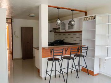 Casa en Venta en Jardines de Satélite, para remodelar