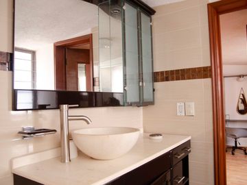 Casa en Venta en Jardines de Satélite, para remodelar