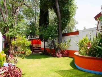 Casa en Venta en Jardines de Satélite, para remodelar
