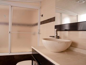 Casa en Venta en Jardines de Satélite, para remodelar