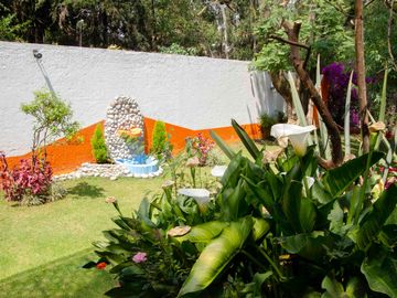 Casa en Venta en Jardines de Satélite, para remodelar