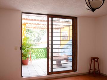 Casa en Venta en Jardines de Satélite, para remodelar