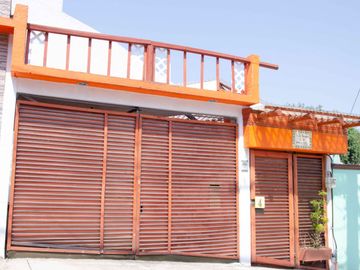 Casa en Venta en Jardines de Satélite, para remodelar