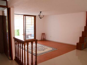 Casa en Venta en Jardines de Satélite, para remodelar