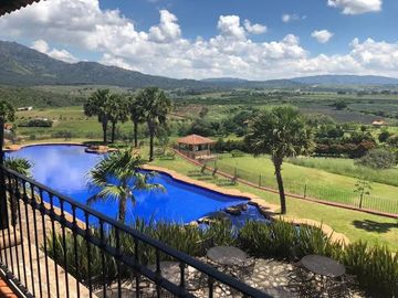 RESIDENCIA EN VENTA EN SANTA SOFÍA COUNTRY CLUB, COTO TEQUILEROS