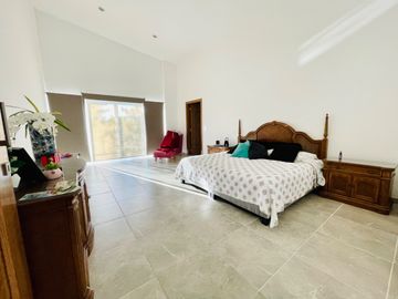 RESIDENCIA EN VENTA EN SANTA SOFÍA COUNTRY CLUB, COTO TEQUILEROS