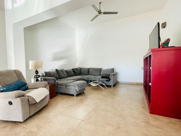 RESIDENCIA EN VENTA EN SANTA SOFÍA COUNTRY CLUB, COTO TEQUILEROS