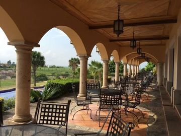 RESIDENCIA EN VENTA EN SANTA SOFÍA COUNTRY CLUB, COTO TEQUILEROS