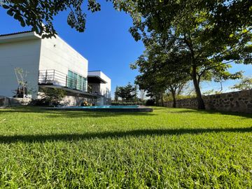 RESIDENCIA EN VENTA EN SANTA SOFÍA COUNTRY CLUB, COTO TEQUILEROS