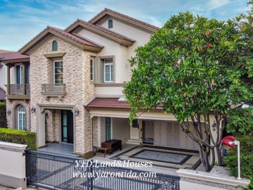 Luxury house For Sale at Nantawan Bangna km7. Beautiful house with decorations, additions, very good condition, ready to move in.  No need to repair.