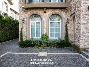 Luxury house For Sale at Nantawan Bangna km7. Beautiful house with decorations, additions, very good condition, ready to move in.  No need to repair.
