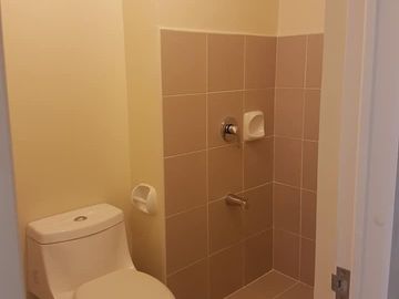 1BR in Avida Towers One Union Place nearby Assumption College Makati