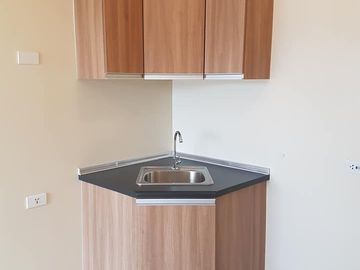 1BR in Avida Towers One Union Place nearby Assumption College Makati