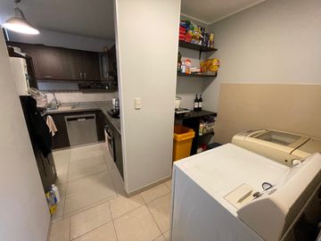 En venta departamento de 3 dormitorios en Urb. La Romareda