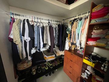 En venta departamento de 3 dormitorios en Urb. La Romareda