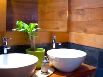 VENDE EXCELENTE HOTEL BOUTIQUE EN PUERTECILLO, COMUNA DE NAVIDAD, 400/5.618 M2, 10 HABITACIONES (7 EN SUITE), 2 PISCINAS (1 TEMPERADA), PRECIOSO ENTOR
