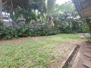 7BR House & Lot for Sale in Dasmarinas Village