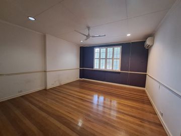 7BR House & Lot for Sale in Dasmarinas Village