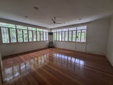 7BR House & Lot for Sale in Dasmarinas Village