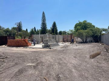 PREVENTA CASA EN JURICA CON ESTUDIO EN PLANTA BAJA Y CUARTO DE SERVICIO