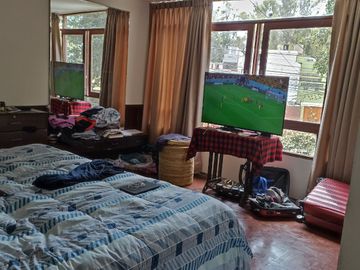 VENTA DE CASA AMPLIA Y MODERNA, 389 M2, 5 DORM, 4 BAÑOS, 4 COCHERAS
