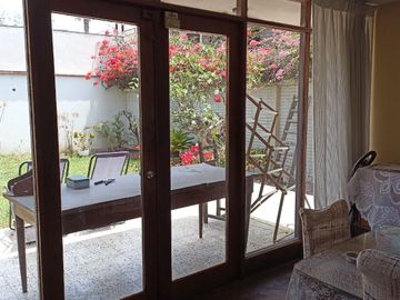 VENTA DE CASA AMPLIA Y MODERNA, 389 M2, 5 DORM, 4 BAÑOS, 4 COCHERAS