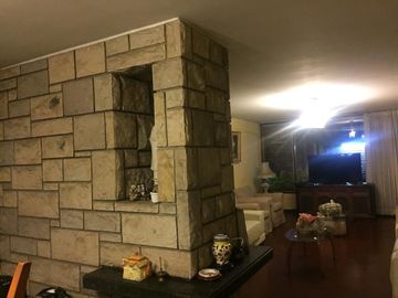 VENTA DE CASA AMPLIA Y MODERNA, 389 M2, 5 DORM, 4 BAÑOS, 4 COCHERAS