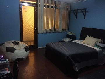 VENTA DE CASA AMPLIA Y MODERNA, 389 M2, 5 DORM, 4 BAÑOS, 4 COCHERAS