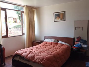 VENTA DE CASA AMPLIA Y MODERNA, 389 M2, 5 DORM, 4 BAÑOS, 4 COCHERAS