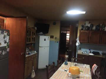 VENTA DE CASA AMPLIA Y MODERNA, 389 M2, 5 DORM, 4 BAÑOS, 4 COCHERAS