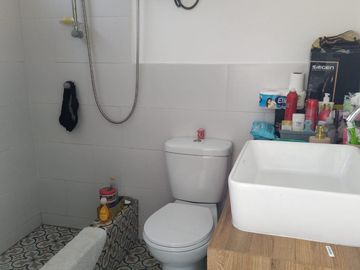 VENTA DE CASA AMPLIA Y MODERNA, 389 M2, 5 DORM, 4 BAÑOS, 4 COCHERAS