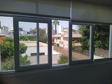 VENTA DE CASA AMPLIA Y MODERNA, 389 M2, 5 DORM, 4 BAÑOS, 4 COCHERAS