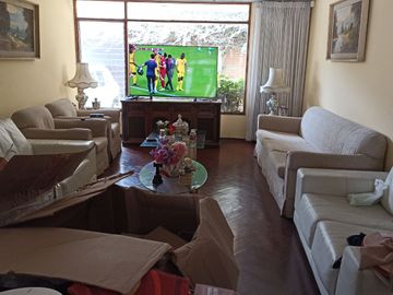 VENTA DE CASA AMPLIA Y MODERNA, 389 M2, 5 DORM, 4 BAÑOS, 4 COCHERAS