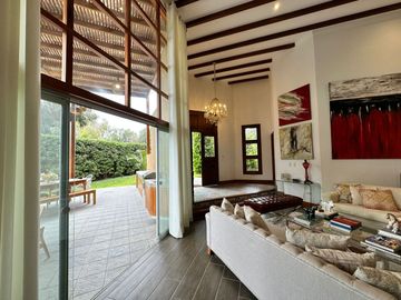 CASA DE CAMPO CON  PISCINA Y LINDA ARQUITECTURA 🔆🏡