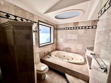 Casa en venta en Bugambilias, Zapopan