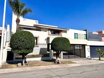 Casa en venta en Bugambilias, Zapopan
