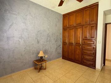 Casa amueblada de una planta en renta en Corceles Residencial