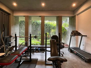 EXCLUSIVO DEPARTAMENTO CON 4 DORMITORIOS Y BALCÓN