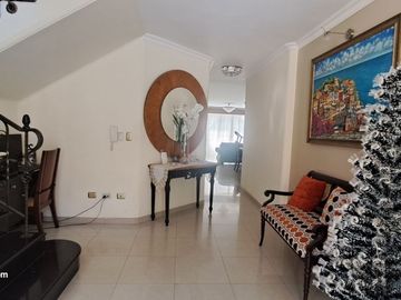 CASA EN VENTA EN URB. BOSQUES DEL SALADO FRENTE A CIUDAD COLÓN