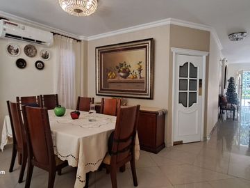 CASA EN VENTA EN URB. BOSQUES DEL SALADO FRENTE A CIUDAD COLÓN