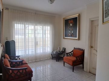 CASA EN VENTA EN URB. BOSQUES DEL SALADO FRENTE A CIUDAD COLÓN