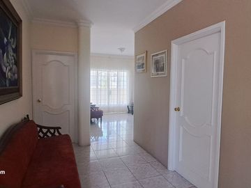 CASA EN VENTA EN URB. BOSQUES DEL SALADO FRENTE A CIUDAD COLÓN