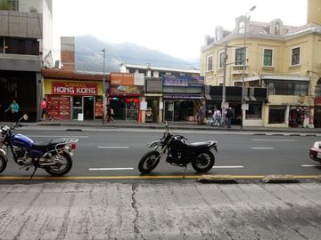 Casa rentera en venta en el Centro Histórico de Quito avenida 10 de agosto