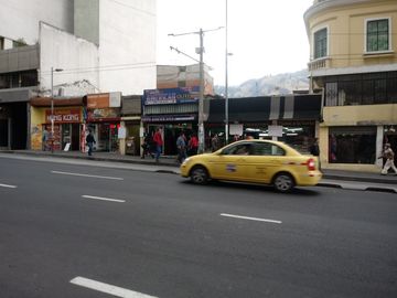Casa rentera en venta en el Centro Histórico de Quito avenida 10 de agosto