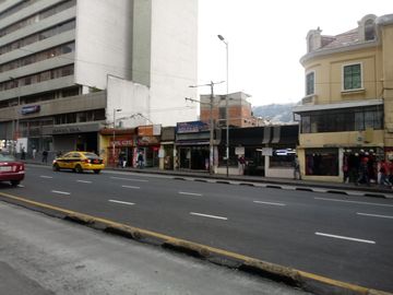 Casa rentera en venta en el Centro Histórico de Quito avenida 10 de agosto