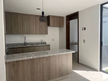 Casa en Venta, Viveros del Valle, Alcoba y Baño Completo en Planta Baja, 5 Min Real Center