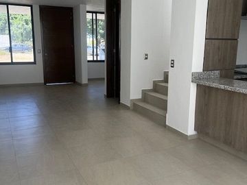 Casa en Venta, Viveros del Valle, Alcoba y Baño Completo en Planta Baja, 5 Min Real Center