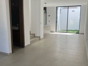 Casa en Venta, Viveros del Valle, Alcoba y Baño Completo en Planta Baja, 5 Min Real Center