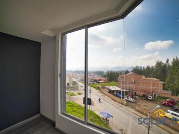 Amplia casa  de 3 pisos aplicada a crédito vip en Cuenca
